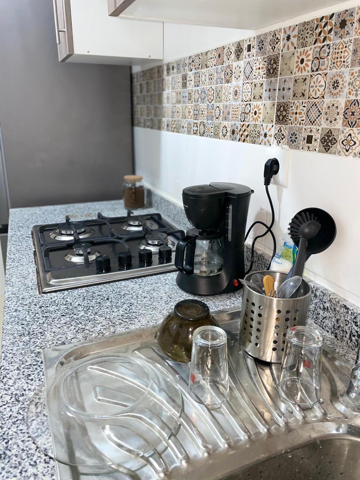 A 7 Min De La Gare Tgv Et Malabata En Voiture Pour Famille, For Family , Interdit Couples Araabic Non Marie, Forbidden Unmarried Araabic Couples Appartement *